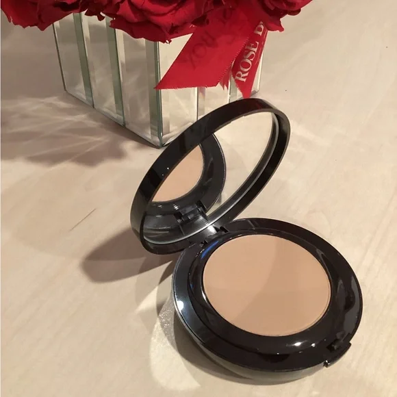 Laura Mercier Smooth Finish Foundation Powder